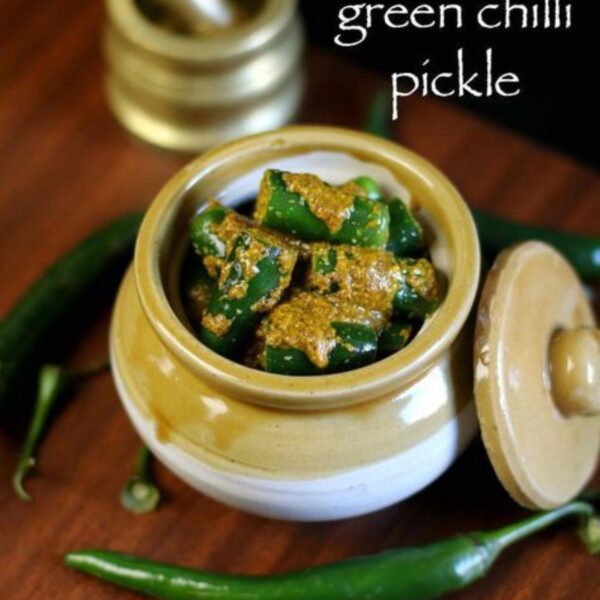 Kacha Lanka Achaar (Green Chilli Pickle)